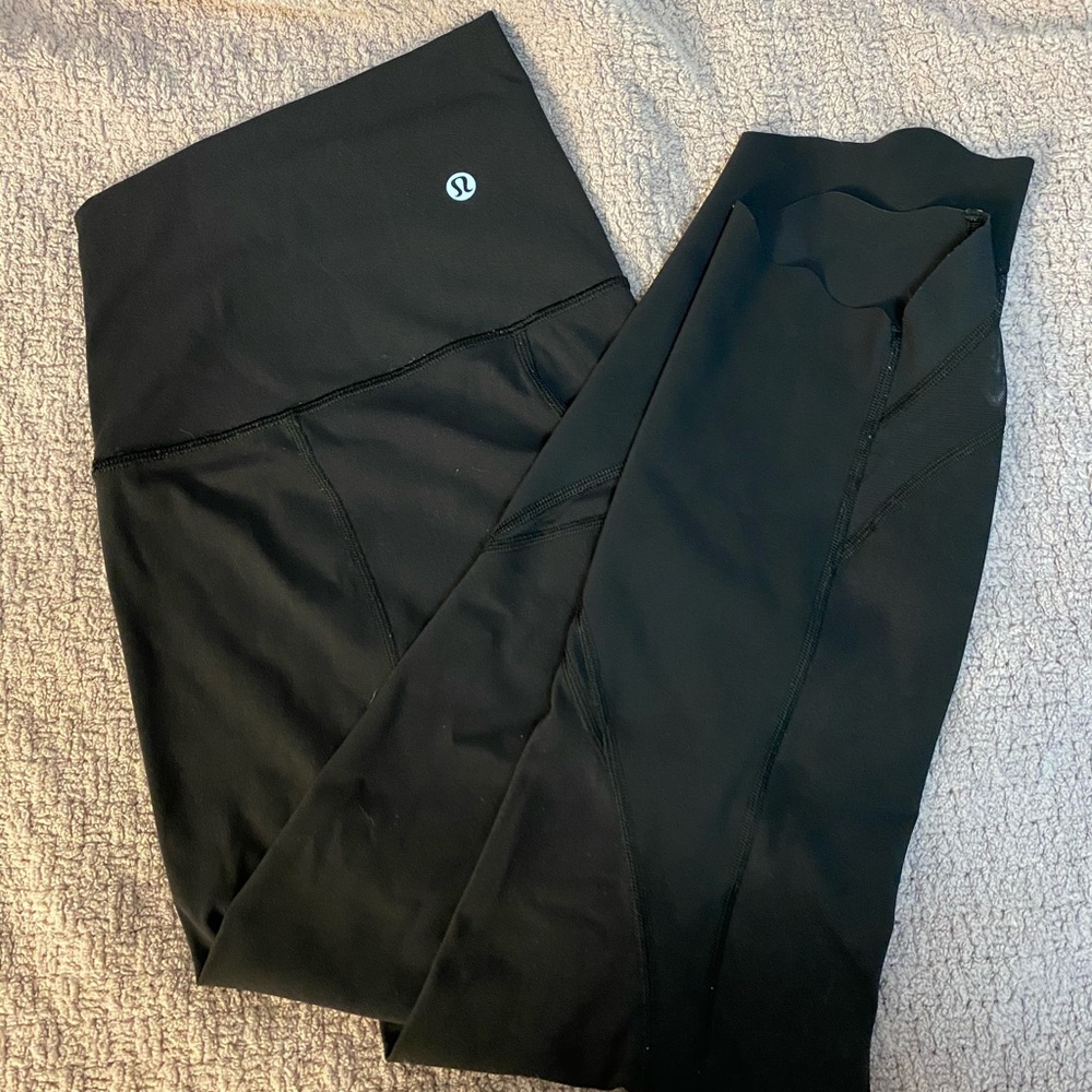 Wonder Under 23” Scallop Crop Sz 10